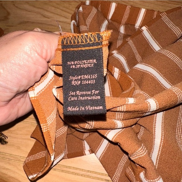 E2M Rust Stripe Off Shoulder Bell Sleeve Boho Blouse | Size M - Picture 6 of 7
